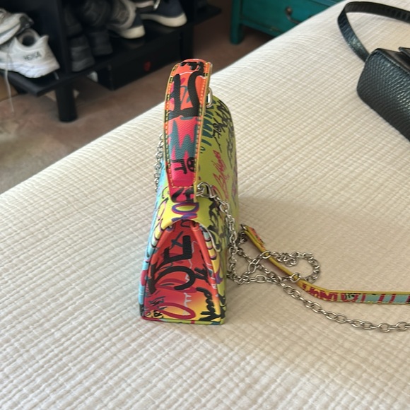 Multicolor graffiti print mini crossbody - Picture 3 of 3
